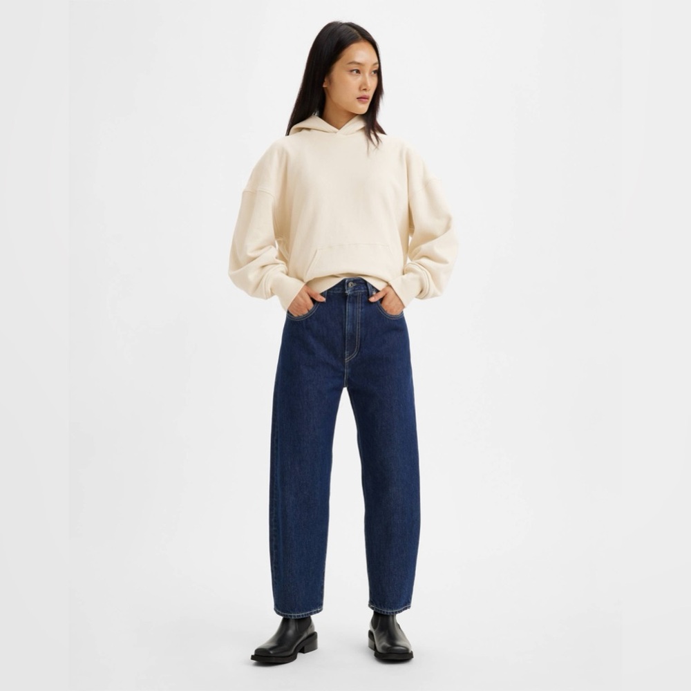Levi’s Barrel Crop jeans in dark wash